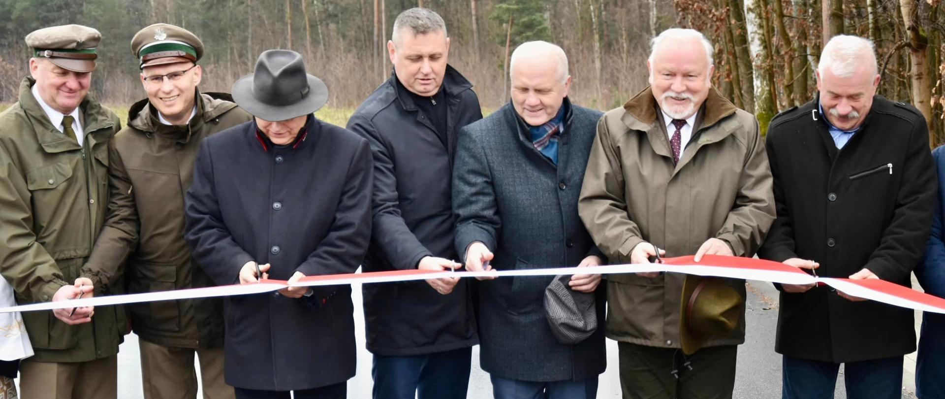 Uroczyste otwarcie przebudowanych dróg gminnych w Podlesiu Małym i Stromcu