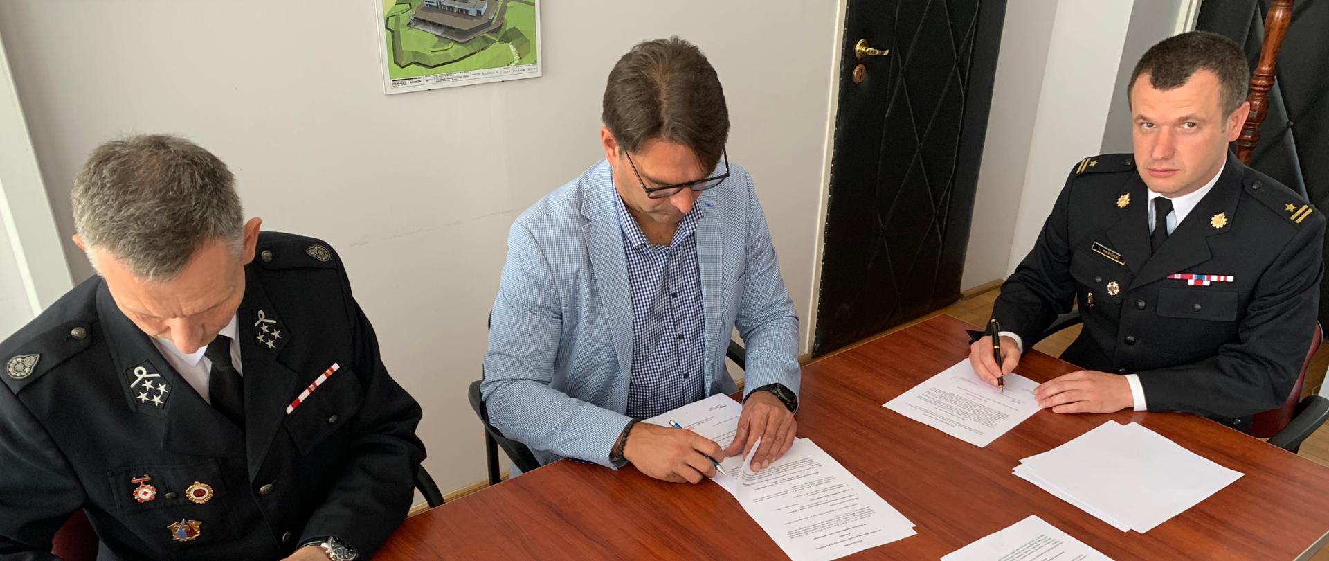 Podpisanie trójstronnego porozumienia