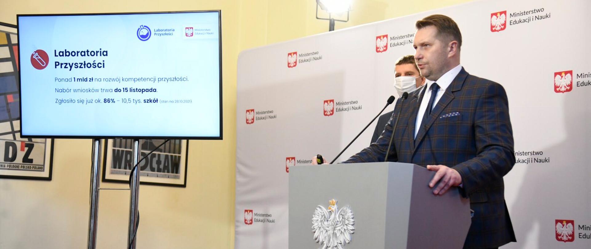 Konferencja prasowa z udziałem ministra Czarnka i wiceministra Piontkowskiego