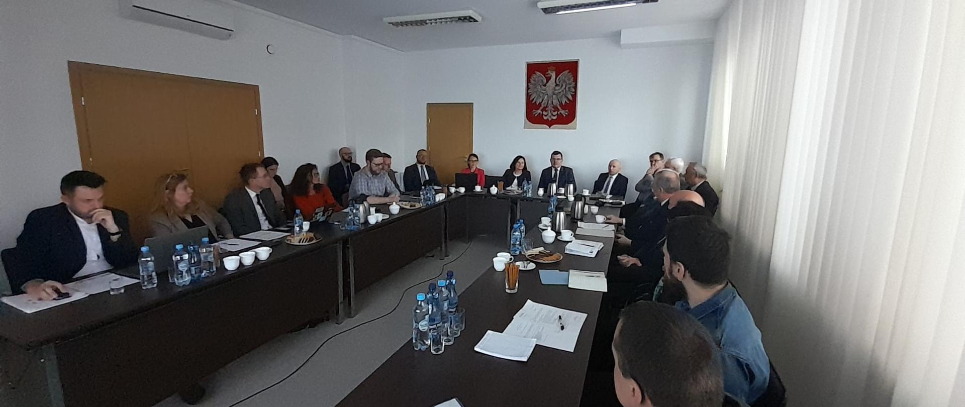 Zdjęcie przedstawia uczestników Rady IIP podczas posiedzenia