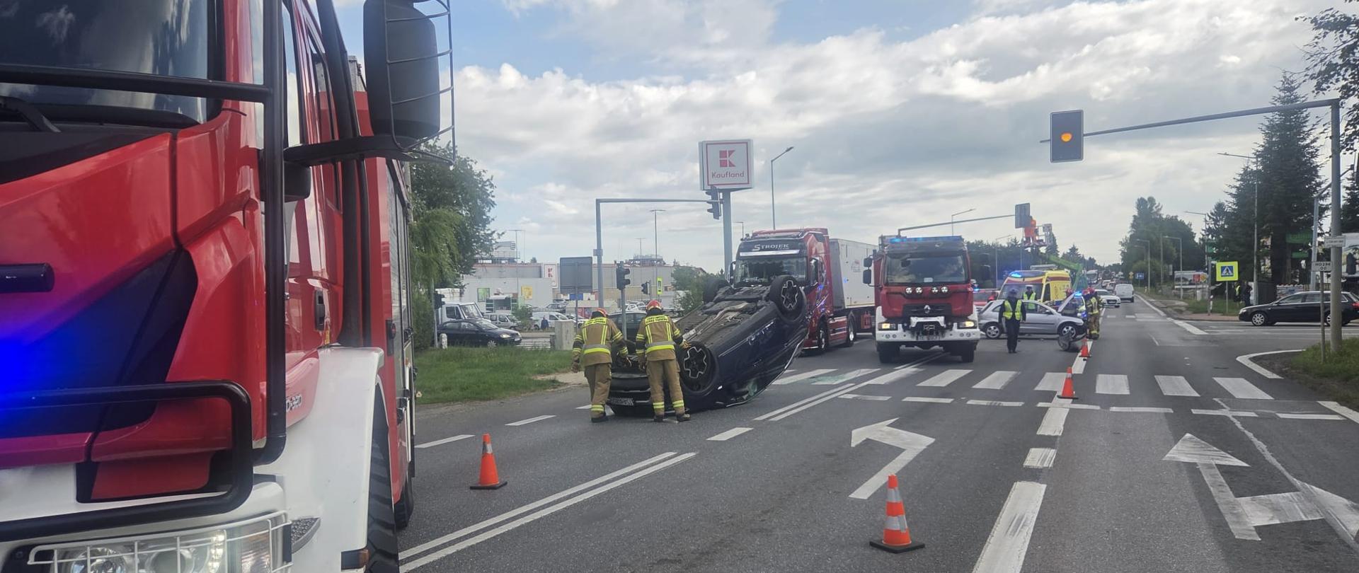 Zderzenie dwóch samochodów osobowych w Sandomierzu
