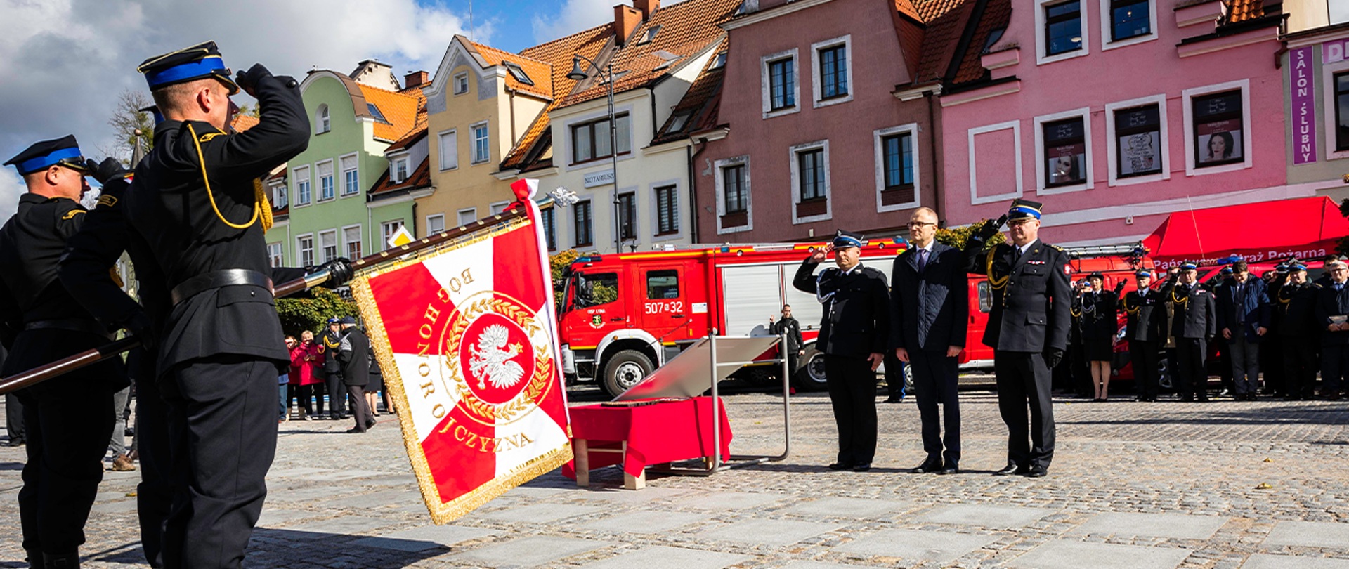Uroczyste wręczenie sztandaru Komendzie Powiatowej PSP w Nidzicy.