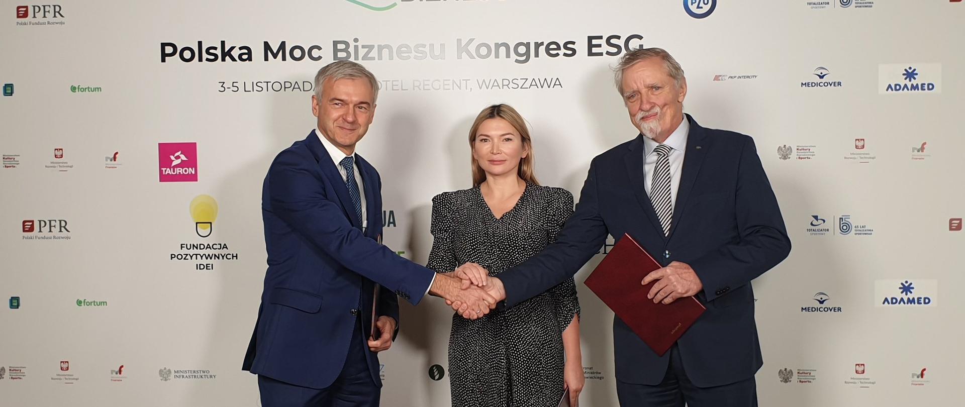 NCBR, PFR i PFR Ventures razem dla zielonych technologii. Osoby na zdjęciu:
Bartłomiej Pawlak, wiceprezes PFR, Małgorzata Walczak, prezes PFR Ventures następnie Wojciech Kamieniecki, dyrektor NCBR