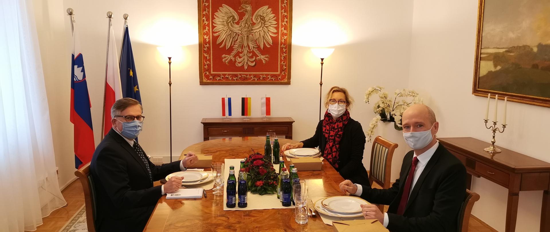 Ambasador RP Krzysztof Olendzki Ambasador Francji Florence Ferrari oraz Ambasador Niemiec Adrian Pollmann