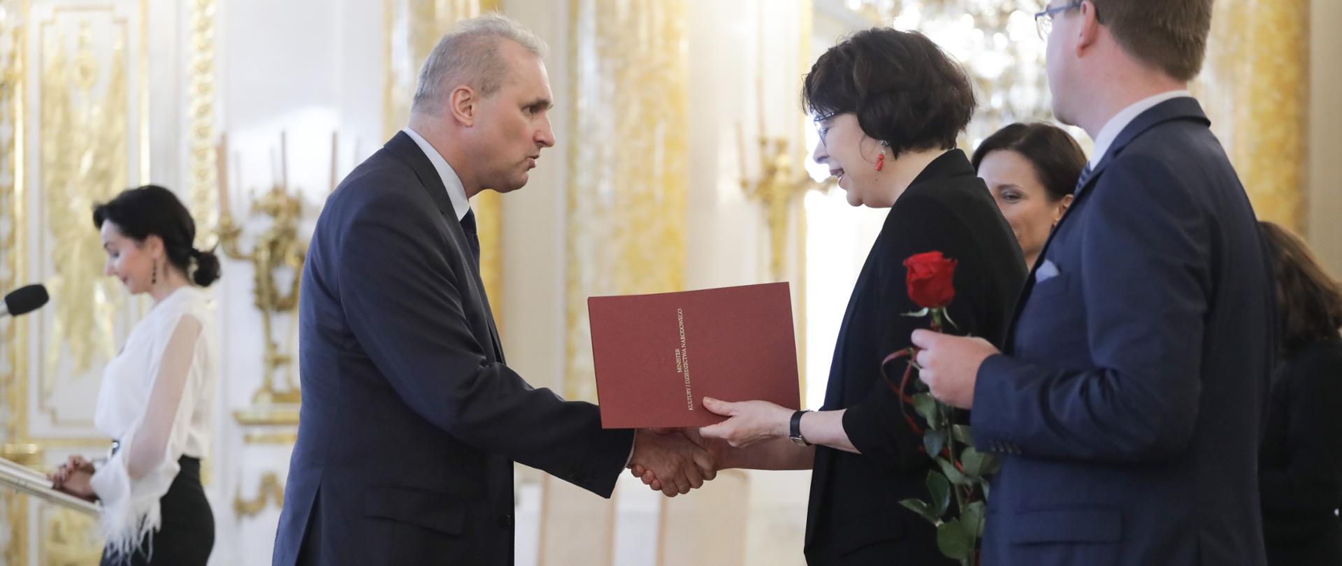 Medale i odznaczenia z okazji Dnia Edukacji Narodowej Szkolnictwa Artystycznego, fot. Danuta Matloch