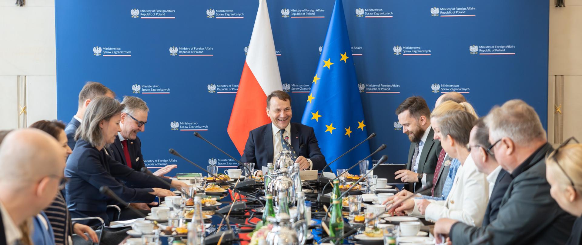 Dziennikarze_z_Finlandii_w_polskim_MSZ