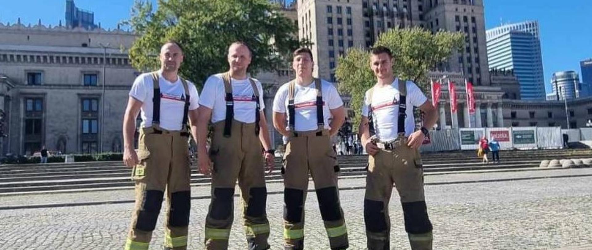 V Mistrzostwa Polski Strażaków w Biegu po Schodach „WIEŻOWIEC 2023” z udziałem inowrocławskich strażaków.