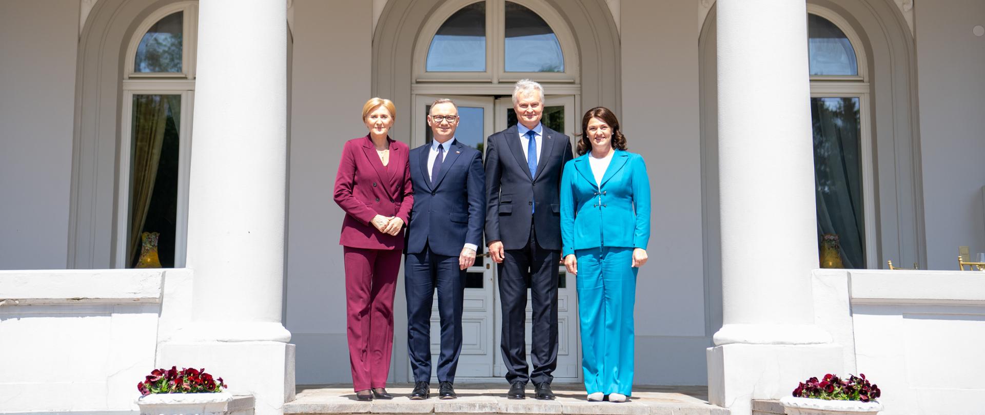 Prezidentas susitinka su Lenkijos Prezidentu Andrzejumi Duda.