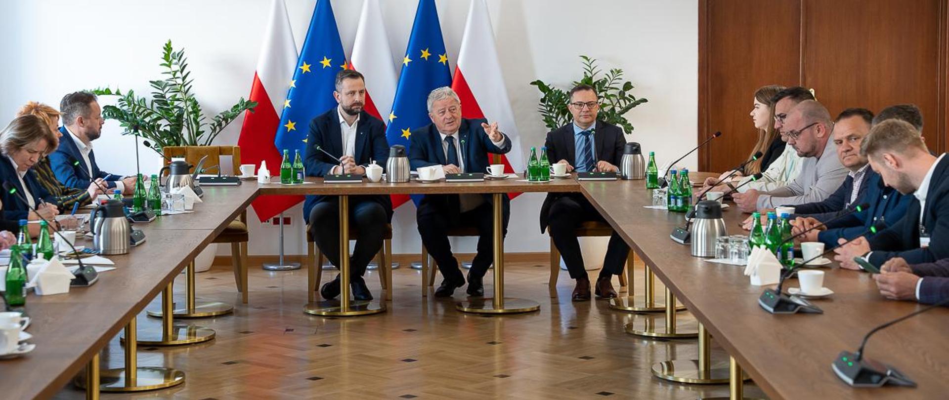 Rozmowy z protestującymi rolnikami w MRiRW (fot. MRiRW)