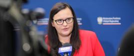 Wiceminister Małgorzata Jarosińska-Jedynak przemawia