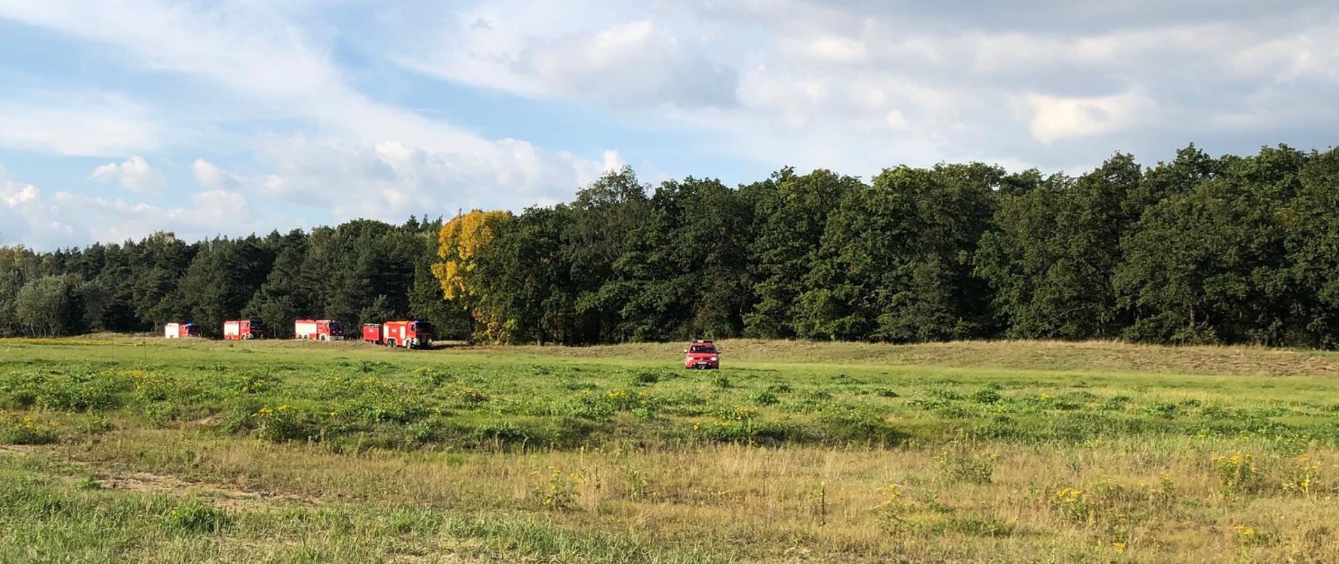 Na zdjęciu dojazd sił i środków na miejsce ćwiczeń