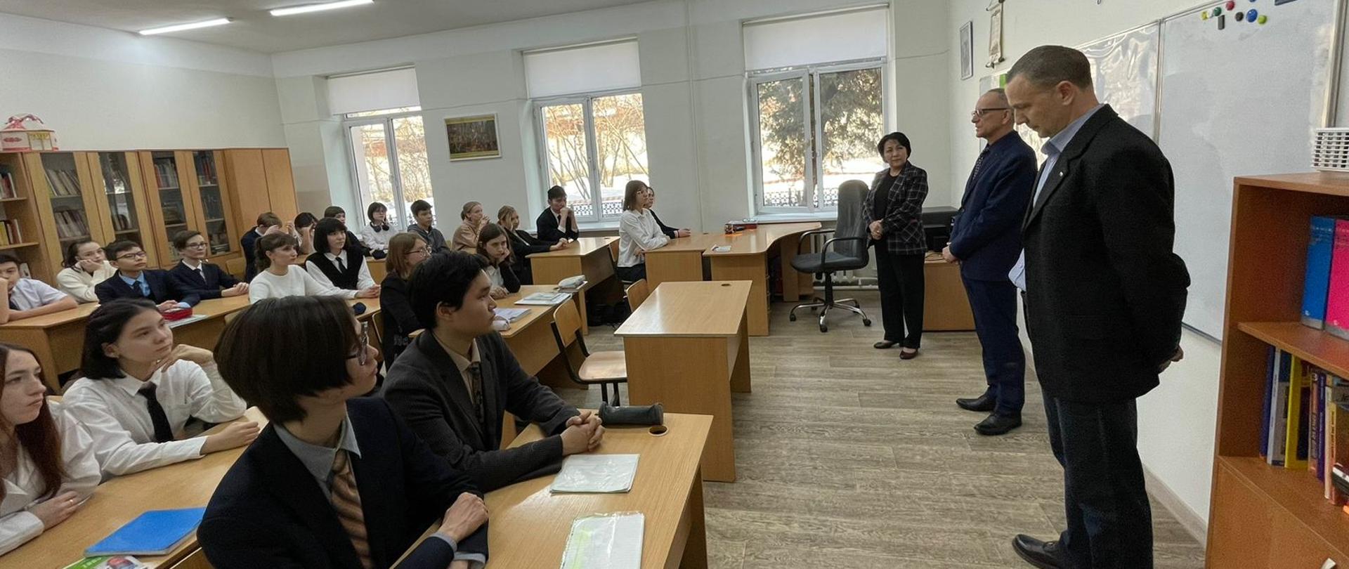 20230201_spotkanie w Gimnazjum 23