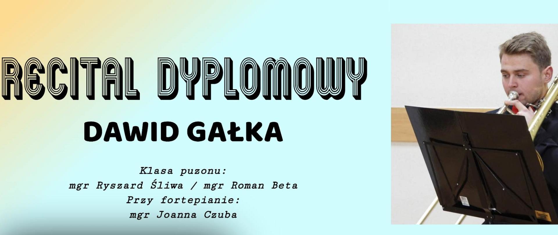 Plakat na jasnoniebieskim tle. Po lewej nazwa wydarzenia i wykonawcy, po prawej zdjęcie mężczyzny grającego na puzonie. 