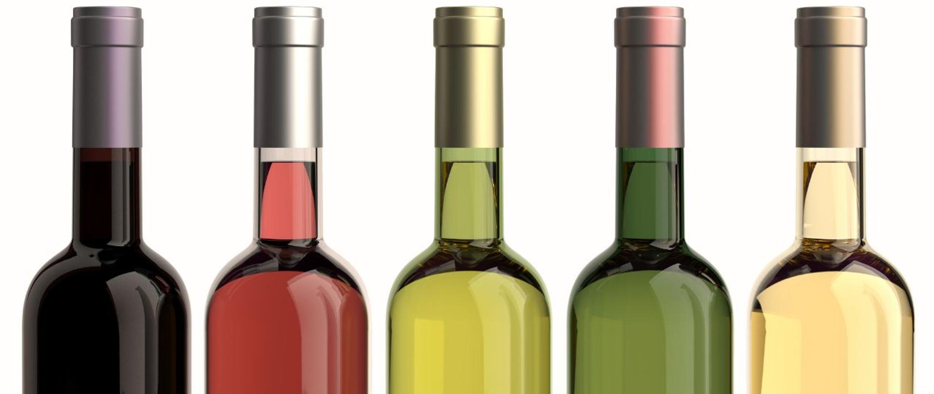 Minimalistyczna grafika prezentująca pięć szklanych butelek ustawionych obok siebie na białym tle. Butelki różnią się kolorem zawartości oraz barwą korków/kapsułek: od ciemnoczerwonego wina, przez różowe, aż po różne odcienie win białych i żółtych. Widoczne są tylko górne części butelek (szyjki i ramiona), bez etykiet.