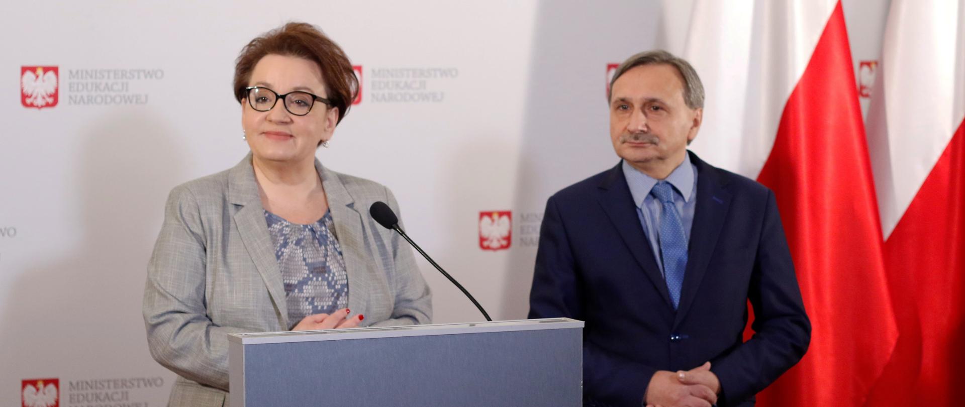 Konferencja prasowa Minister Edukacji Narodowej Anny Zalewskiej oraz wiceministra edukacji Macieja Kopcia. 