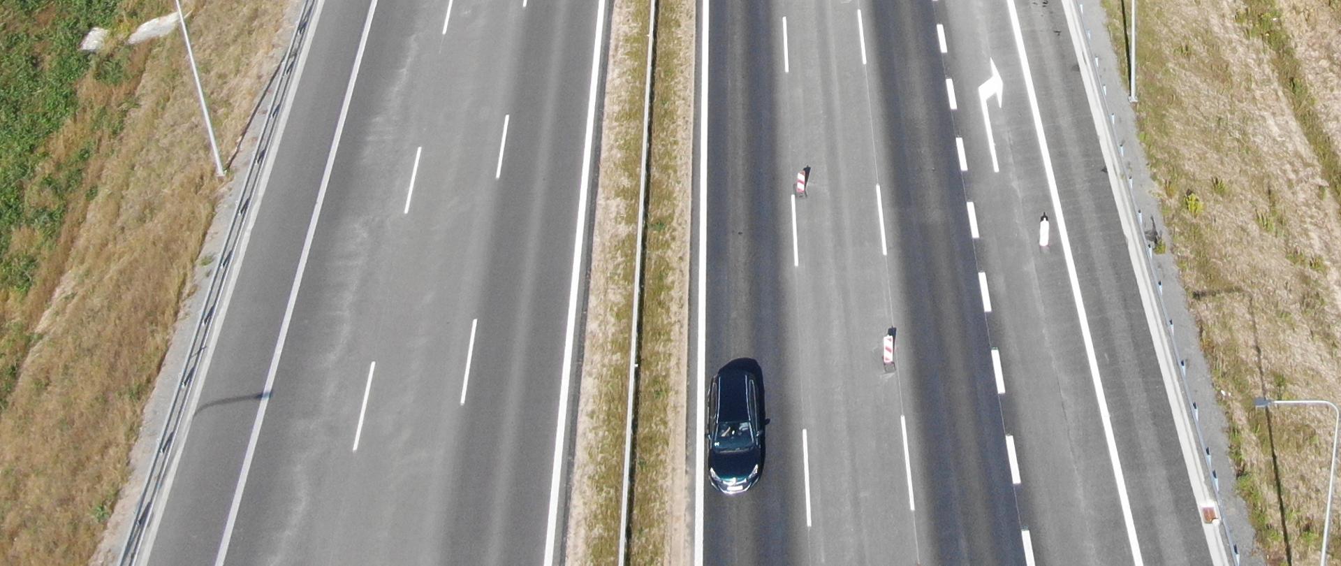 Na zdjęciu widać budowaną drogę ekspresową S3 pomiędzy Polkowicami a Lubinem. 