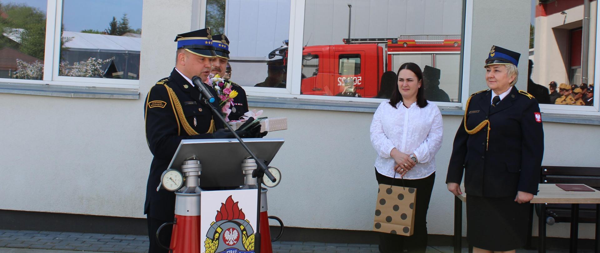 p.o.Komendant Powiatowy PSP w Nidzicy dziękuje za wieloletnią służbę st. ogn. Dorocie Klimczak