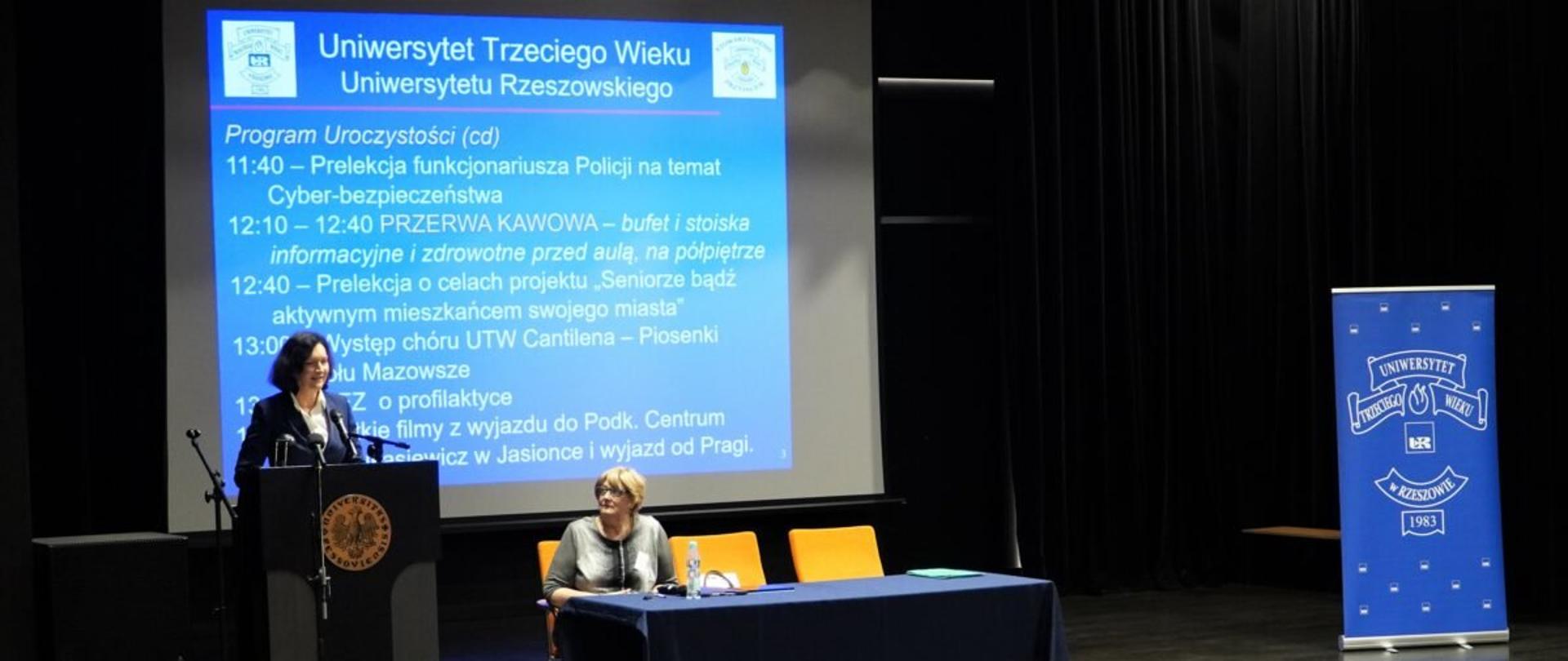 Wojewoda podkarpacki Ewa Leniart podczas inauguracji rok akademicki Uniwersytetu Trzeciego Wieku w Rzeszowie