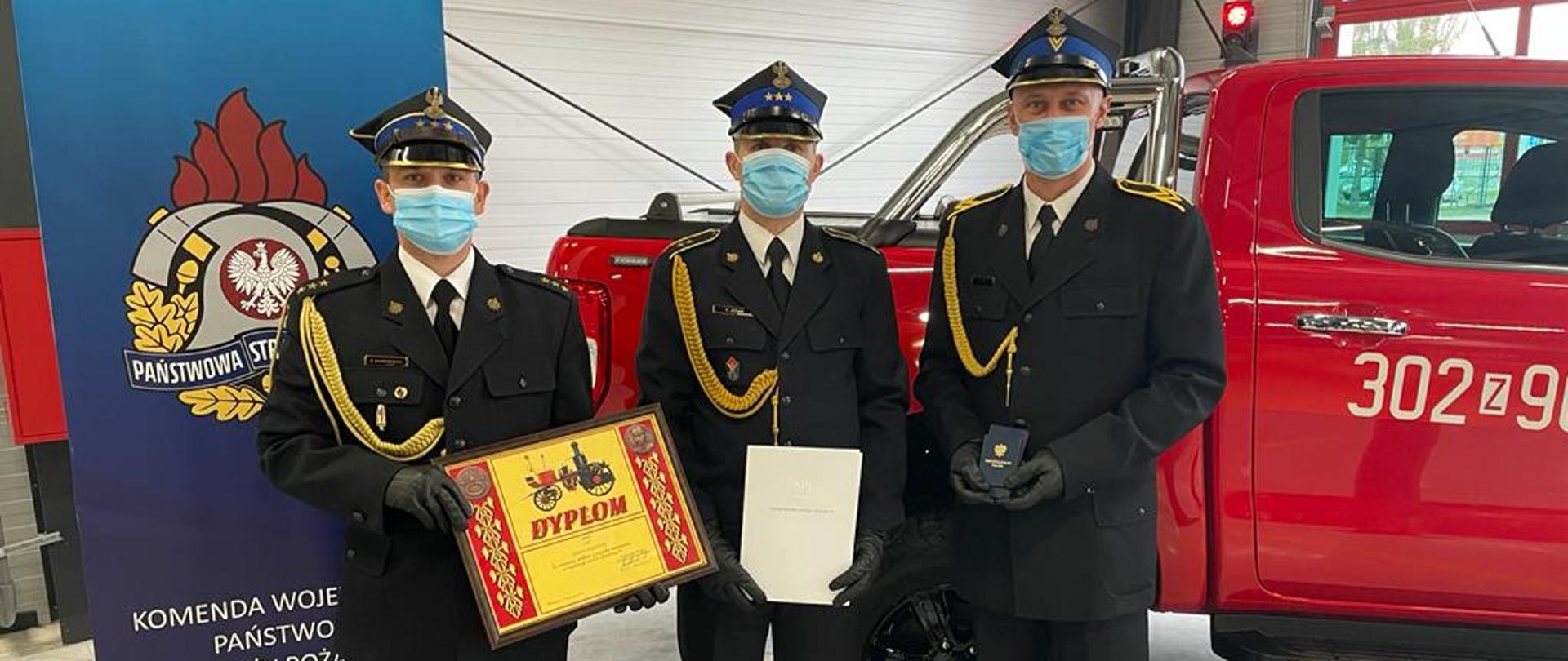 Awanse i wyróżnienia funkcjonariuszy KPPSP w Wałczu