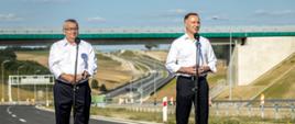 Prezydent RP Andrzej Duda oraz minister infrastruktury Andrzej Adamczyk podczas otwarcia drogi ekspresowej S7 na odcinku Moczydło – Miechów