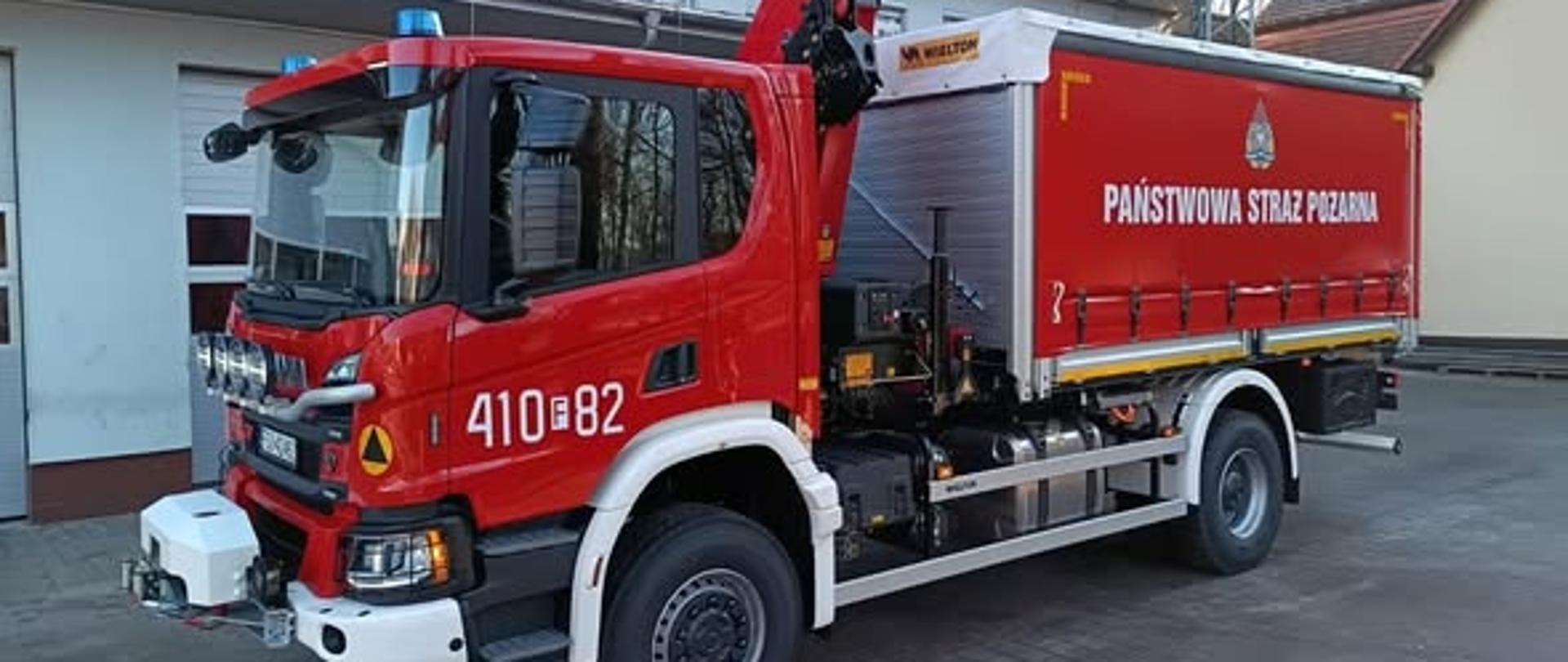 Na zdjęciu nowy samochód pożarniczy