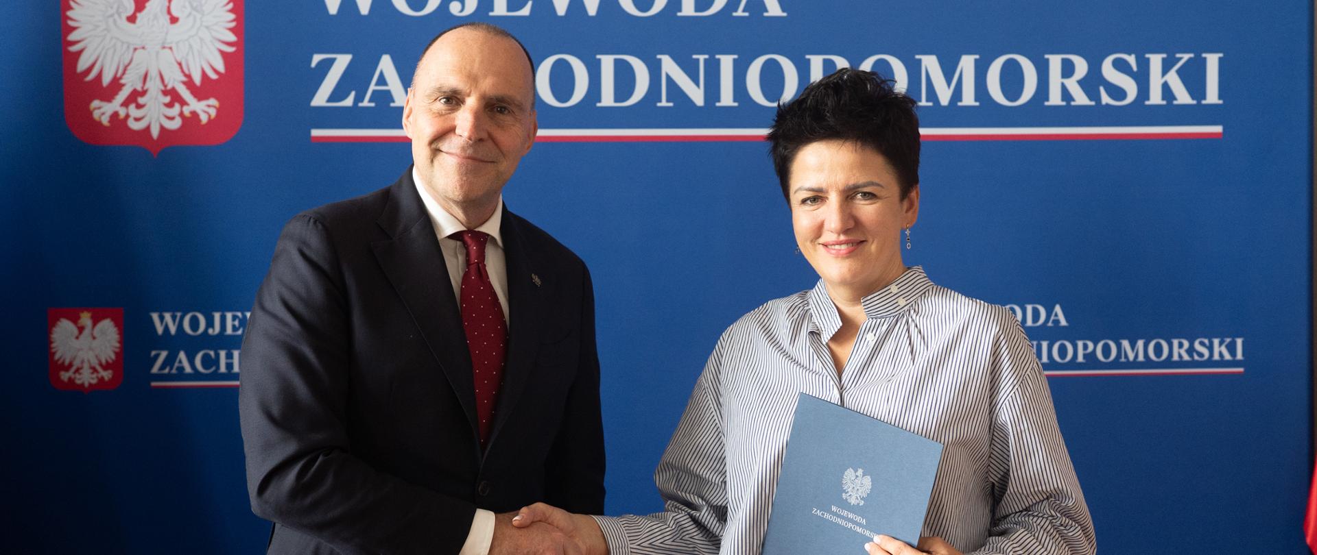 wojewoda z nową wojewódzką inspektor farmaceutyczną 