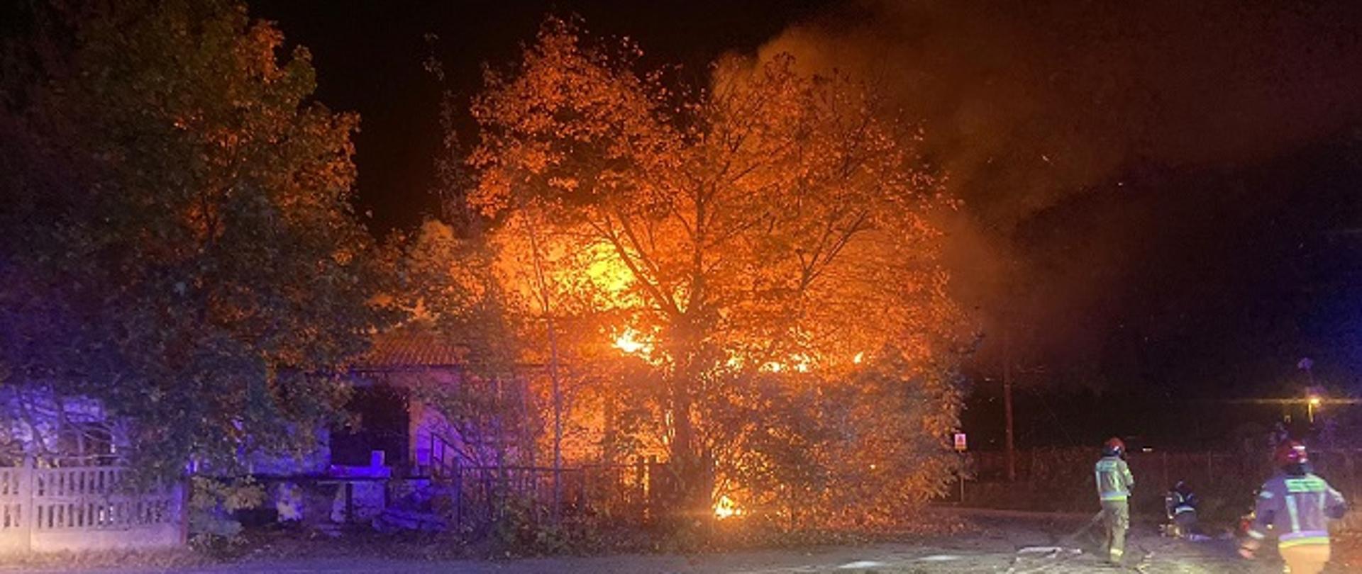 Pożar opuszczonego budynku magazynowego