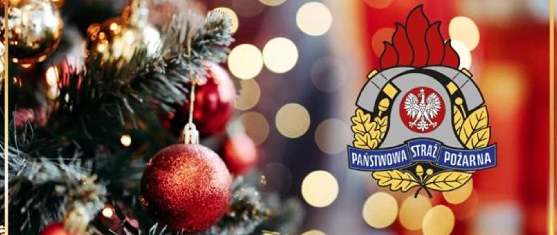 Na grafice widoczna jest udekorowana choinka z czerwonymi i złotymi bombkami na tle świątecznych świateł. Po prawej stronie znajduje się znak Państwowej Straży Pożarnej. Grafika utrzymana jest w świątecznej atmosferze i nawiązuje do okresu Bożego Narodzenia.