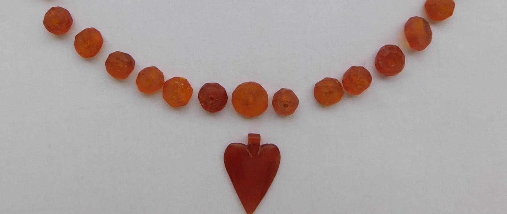 Naszyjnik z bursztynów