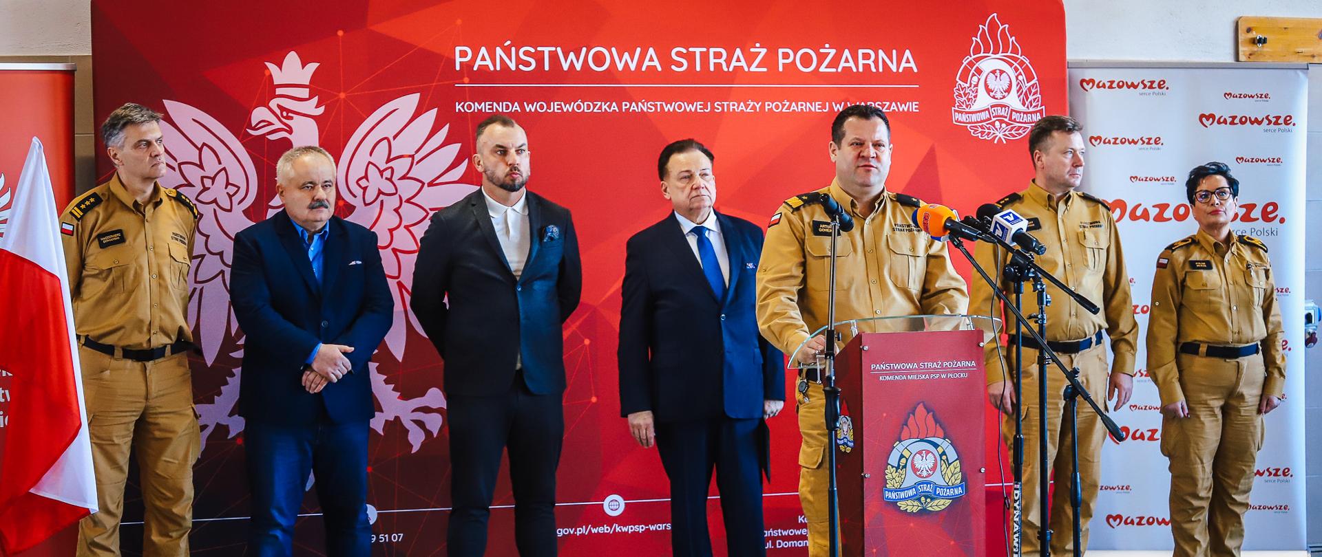 Przemówienie przedstawiciela Państwowej Straży Pożarnej podczas wydarzenia.