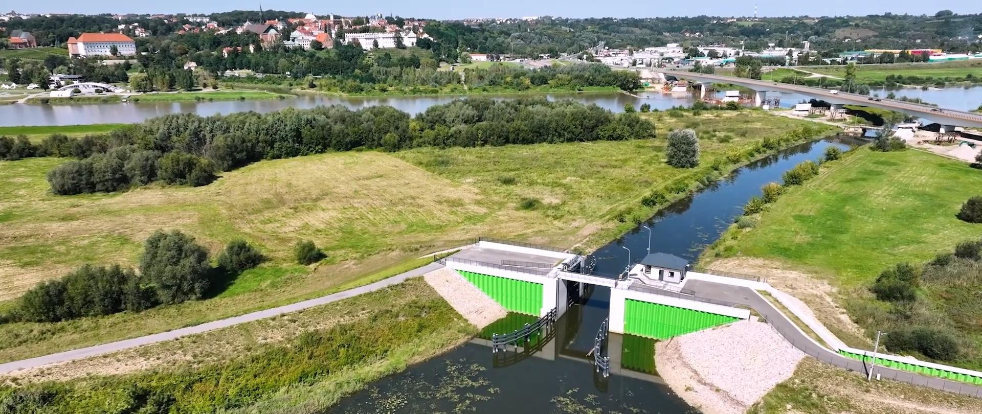 Ochrona przeciwpowodziowa Sandomierza - zdjęcie wrót przeciwpowodziowej