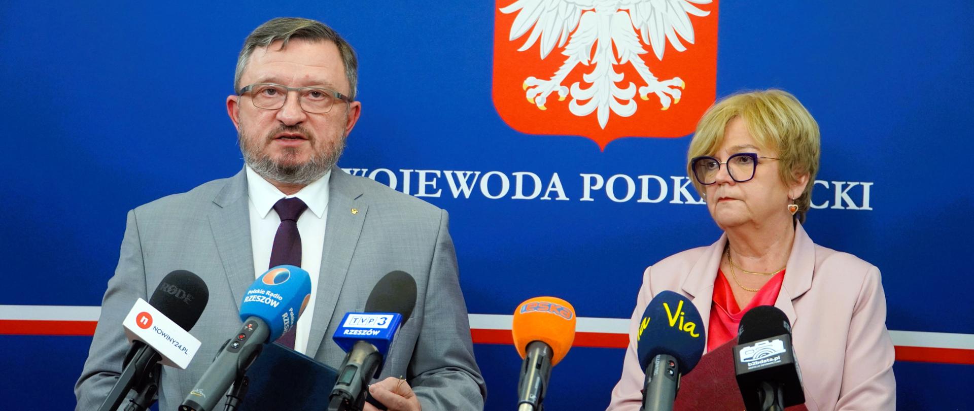 Zdjęcie przedstawia uczestników konferencji prasowej 
