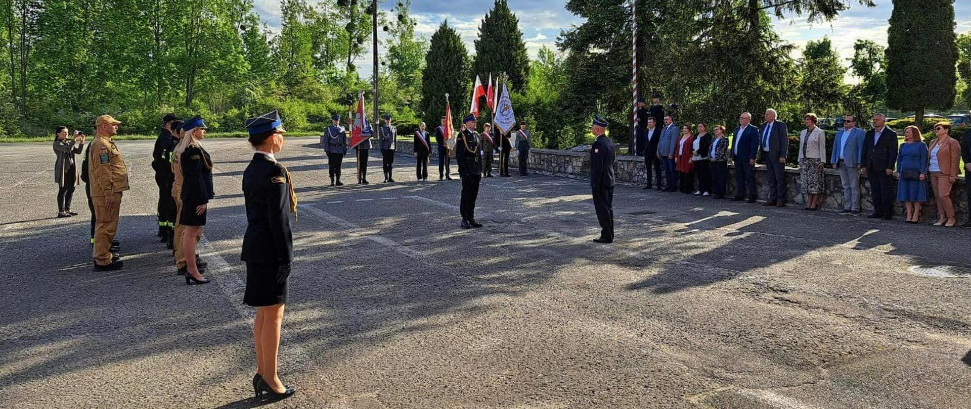 Na zdjęciu znajduje się poczet sztandarowy, pododdział oraz zaproszeni goście