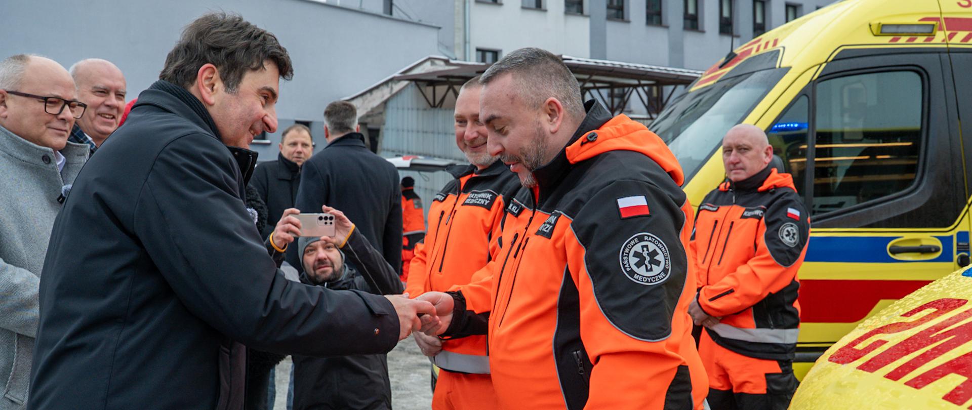 Nowoczesne ambulanse i sprzęt medyczny dla szpitala w Wodzisławiu Śląskim