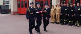 Apel w Komendzie Powiatowej Państwowej Straży Pożarnej, z okazji Dnia Flagi Rzeczypospolitej Polskiej