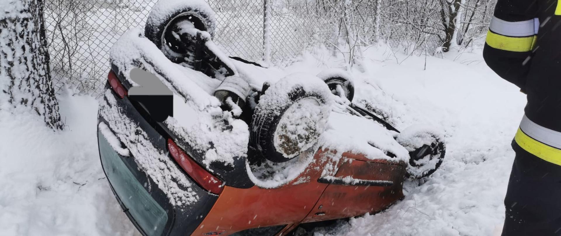 Dachowanie samochodu osobowego