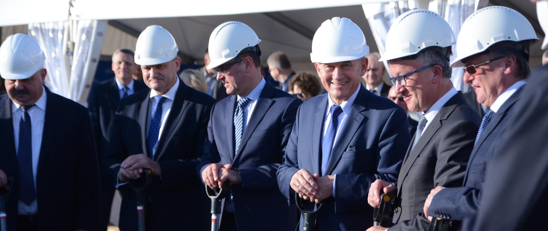 Minister energii Krzysztof Tchórzewski podczas uroczystości w Ostrołęce