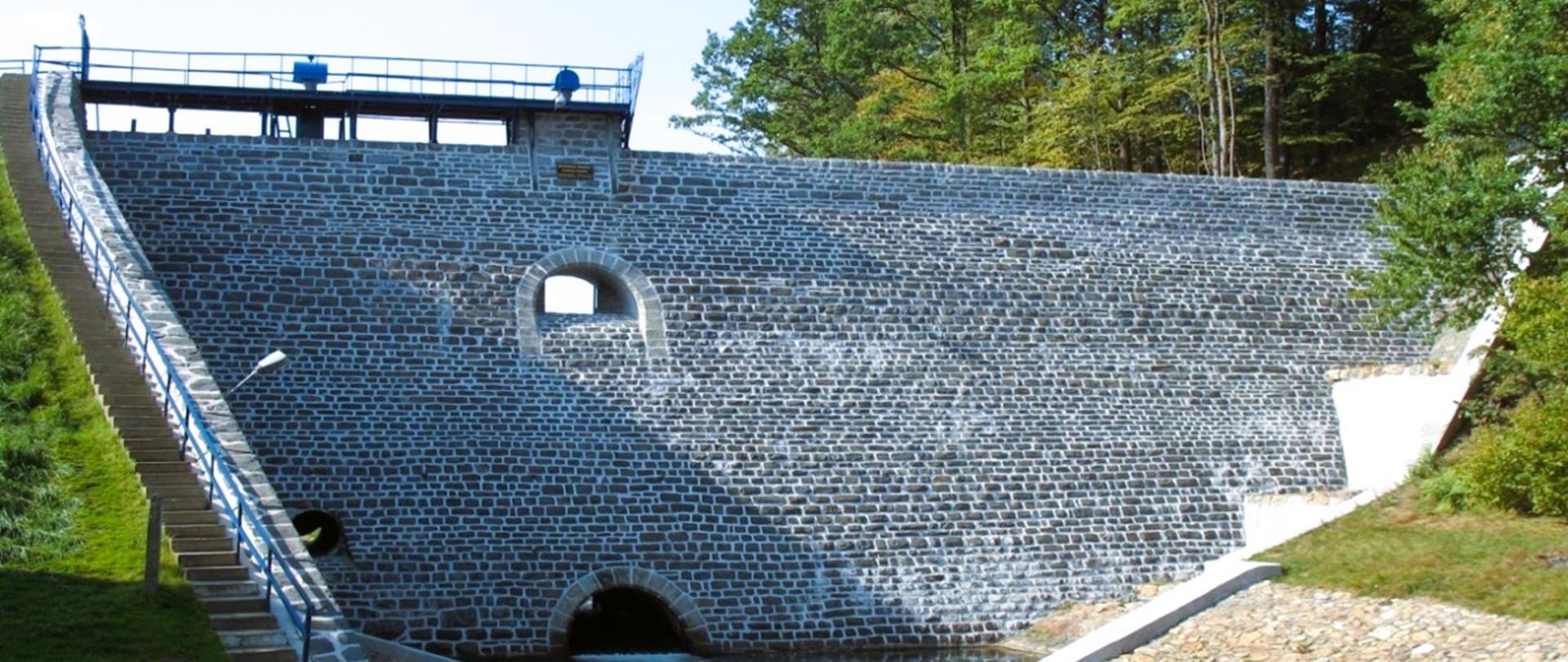 Zapora zbiornika Jarnołtówek