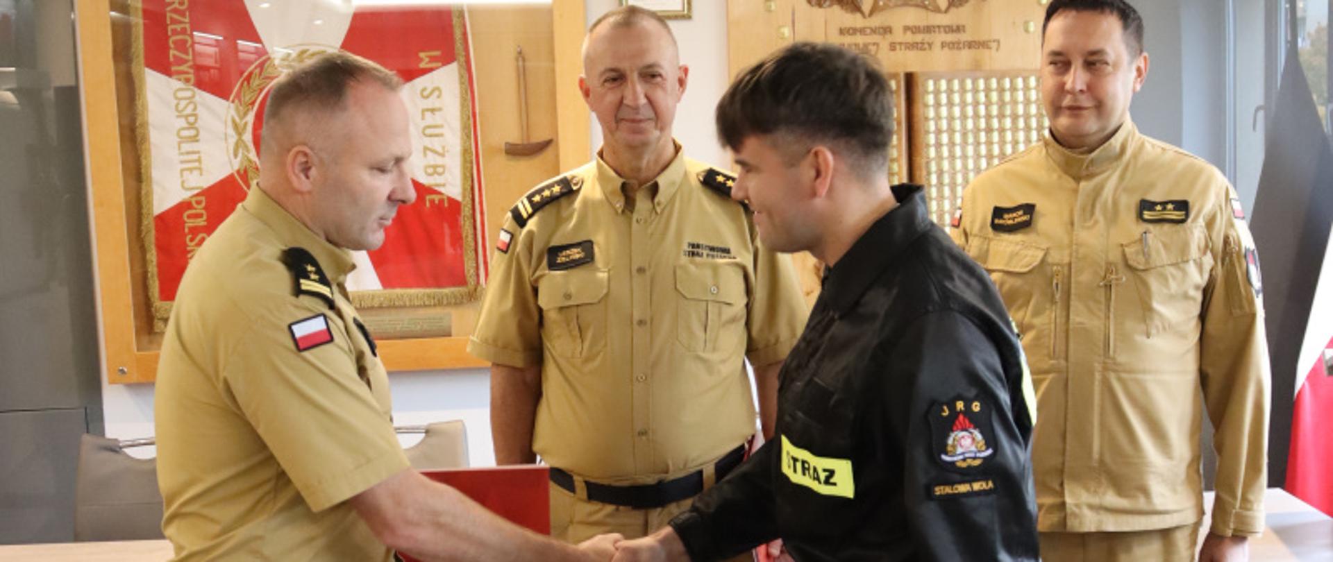 Uroczysta zbiórka z okazji wskazania nowego Powiatowego Koordynatora Ratownictwa Medycznego PSP w KP PSP Stalowa Wola 