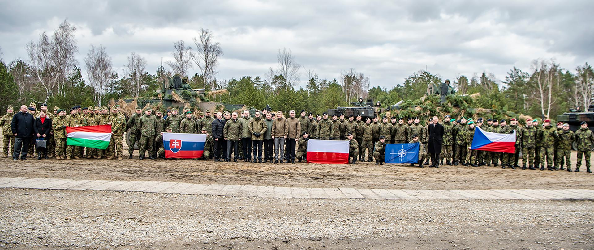 Spotkanie premierów Polski, Węgier, Czech i Słowacji oraz ministrów obrony tych krajów z okazji członkostwa Państw Grupy Wyszehradzkiej w NATO