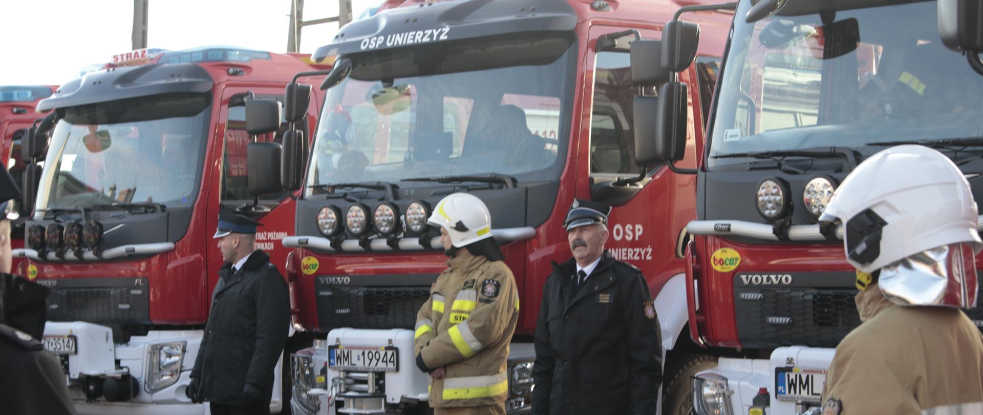 Przekazanie samochodów pożarniczych dla jednostek OSP z terenu powiatu mławskiego.
