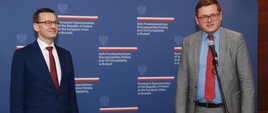 Premier M. Morawiecki oraz ambasador A. Sadoś podczas otwarcia Polska Food Festival
