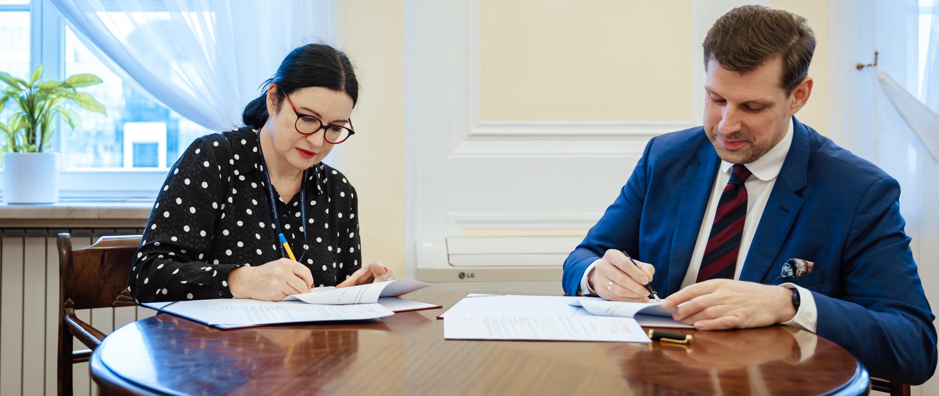 Nowa szkoła w Kobyłce – podpisanie umowy na budowę