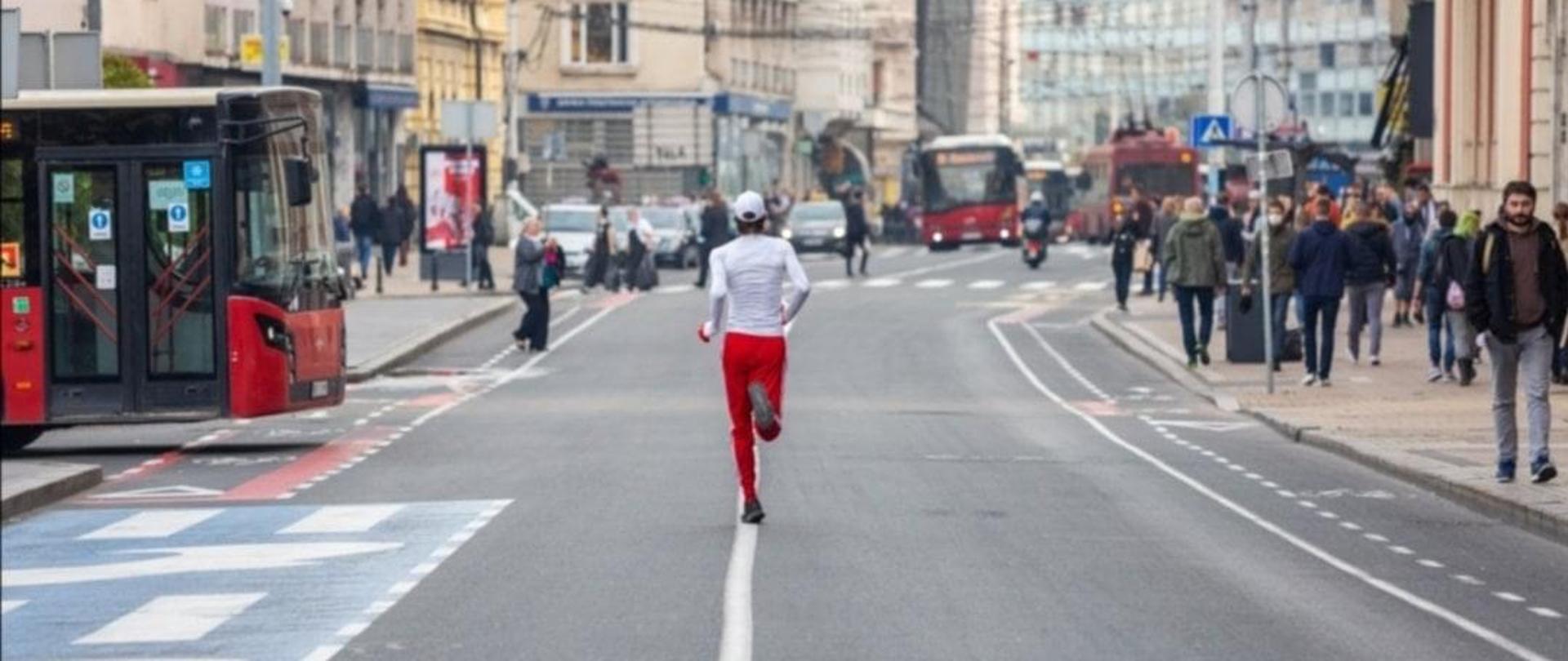 W dniach 7-11.11 br. Ambasada RP w Belgradzie zrealizowała projekt Nezavisna/Niepodległa – mapowanie Belgradu poprzez sztukę GPS – kontur mapy Polski. Zgodnie z jego założeniami w 102. rocznicę odzyskania niepodległości na mapie Belgradu pojawił się kontur przedstawiający granice Polski. 