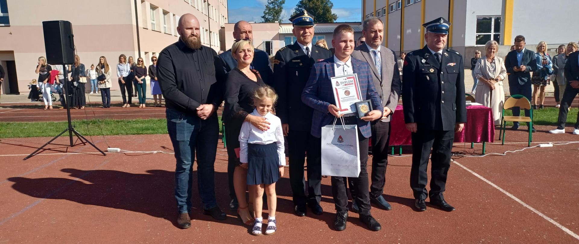 Odznaczony z rodziną i gośćmi