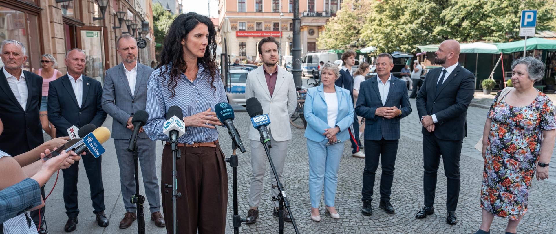 Konferencja przeciwko szerzeniu dezinformacji i agresywnym zachowaniom