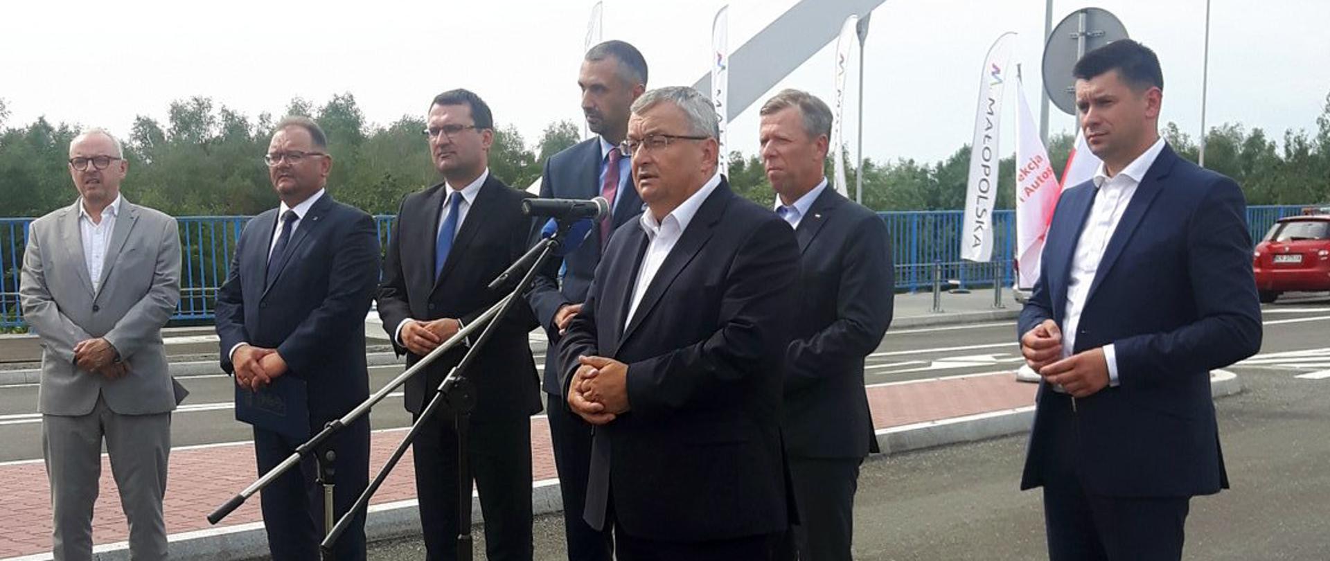 Minister Andrzej Adamczyk otwiera obwodnicę Skawiny