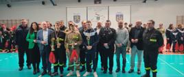 Członkowie MDP podczas zawodów halowych sportowo - pożarniczych