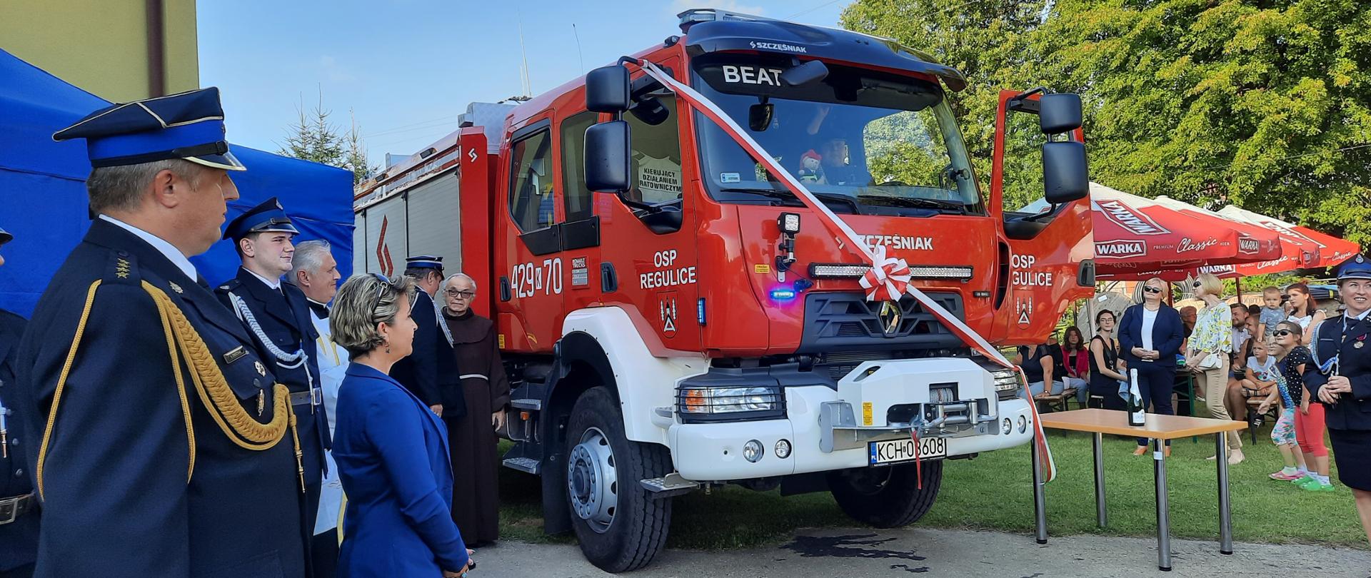 Przekazanie samochodu GBA dla OSP Regulice