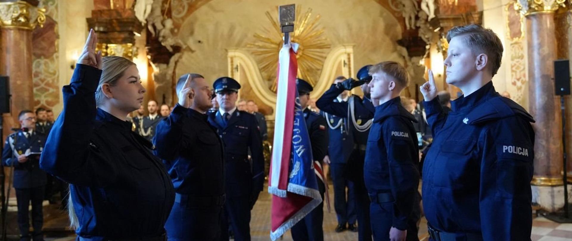 90 nowych funkcjonariuszy zasiliło szeregi dolnośląskiej Policji